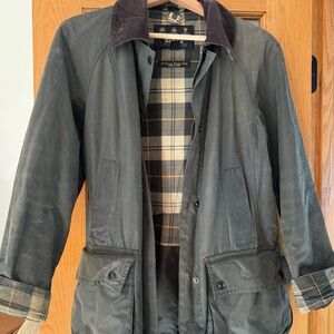 Classic Barbour Beadnell Women’s Waxed Jacket - Sage